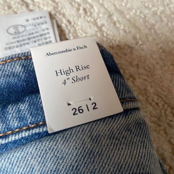 Abercrombie & Fitch 4” High Rise Jean Shorts - Picture 2 of 3